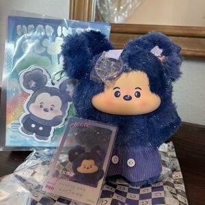 SECRET Head in the clouds Mickey plush pendant